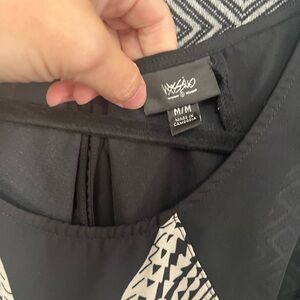 Black and White Patterned flowy sleeveless blouse